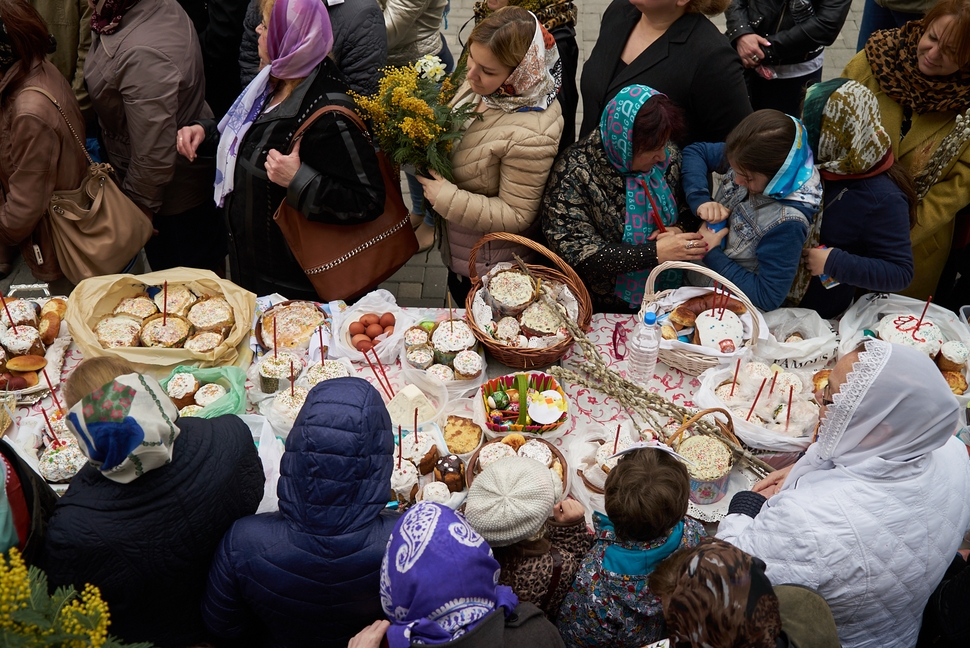Orthodox, Roman Catholic Christians Celebrate Easter In Baku Caspian News
