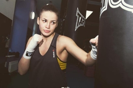 Kazakhstani “Angelina Jolie” To Make Her Professional Boxing Debut In U.S. In November