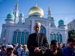 Caspian Muslims Celebrate The End Of Ramadan