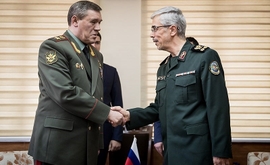 Iran Army Chief Visits Russia to Negotiate Arms Purchases