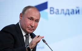 Putin Says NATO's Military Presence in Ukraine Poses Threat to Russia