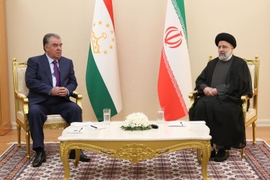 Iran, Tajikistan Agree to Increase Bilateral Trade Up To $500M