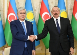 Azerbaijani President Congratulates His Kazakh Counterpart on Election Victory