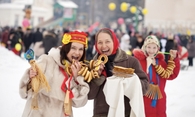 Russia Celebrates Arriving Spring with Pancakes and Fistfighting
