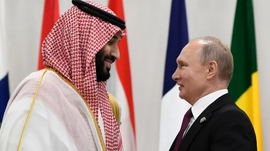 Russia, Saudi Arabia Extend Oil Output Cuts to Stabilize Market