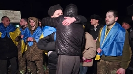 Russia, Ukraine Hold Largest Prisoner Swap Since August