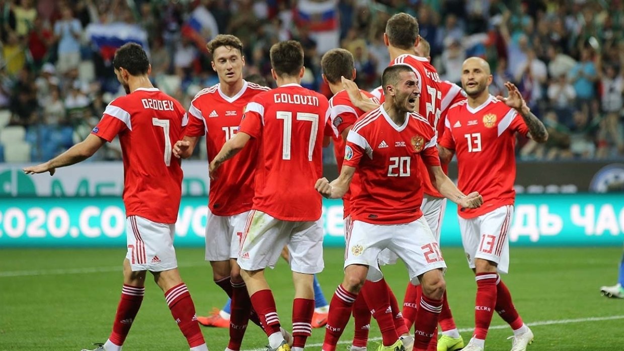 Russia Qualifies for Euro 2020 Group Stages as Only Team ...
